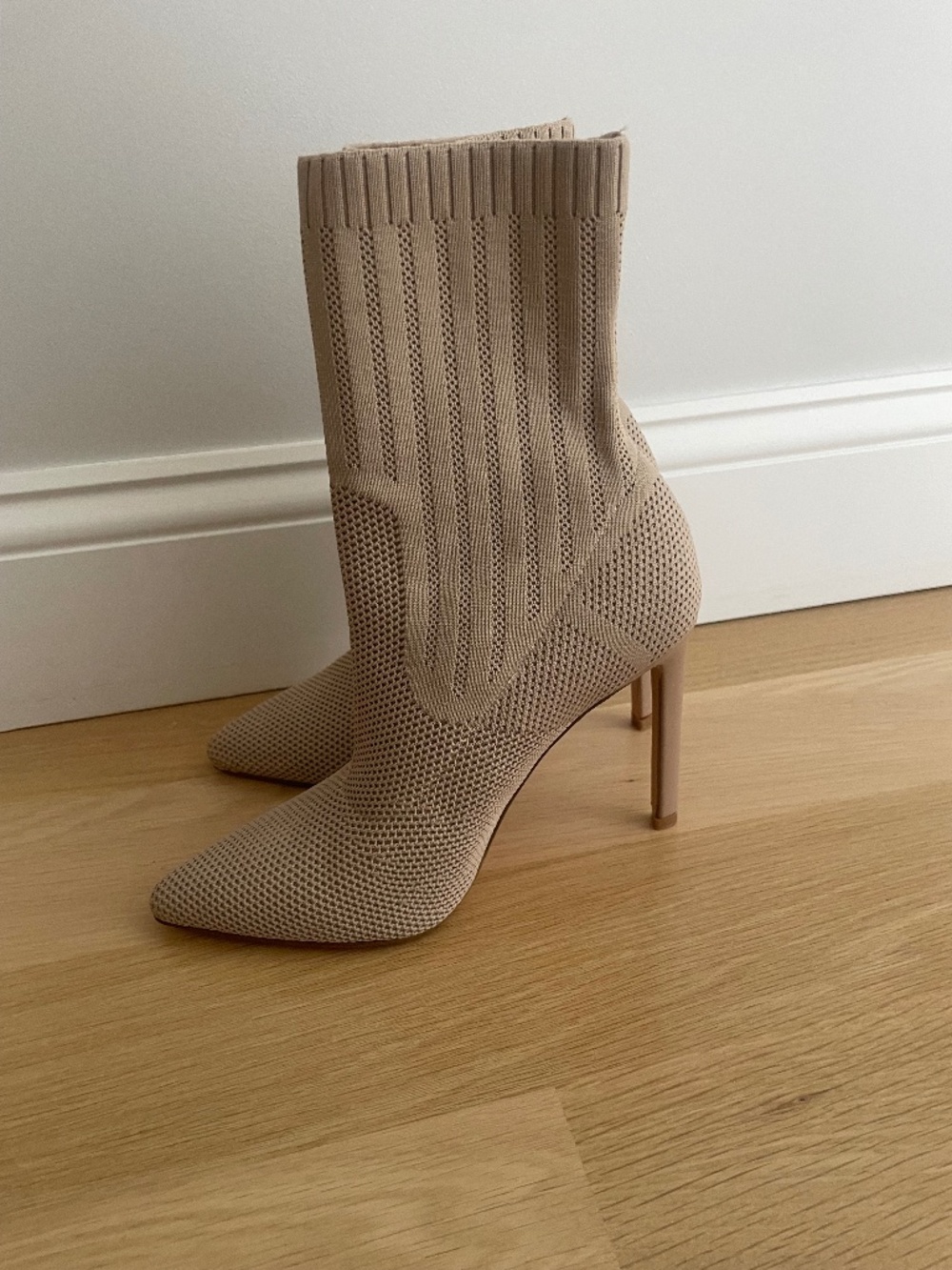Steve Madden Discreet sock boot blush